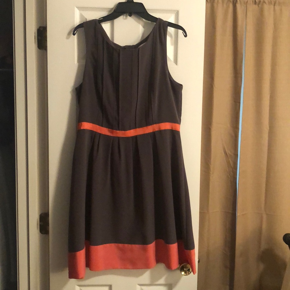Cute dress!